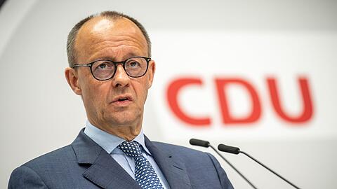 CDU-Bundesvorsitzender und Fraktionsvorsitzender Friedrich Merz bei einem Pressestatement vor Beginn der Sitzung des CDU-Bundesvorstands.