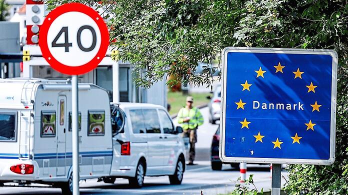 Die deutsch-dänische Grenze bei Flensburg: Wer reinkommt, kontrollieren die Dänen selbst – und sie weisen auch Menschen ab.