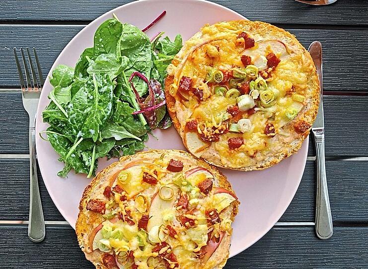 Die fertige Fladenbrotpizza.