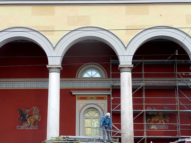 Der Umbau der ehemaligen Residenzpost ist fast fertig: Sehen Sie die Bilder von Münchens neuer Luxus-Immobilie.
