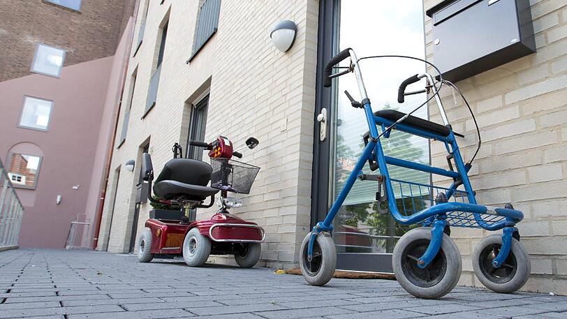 Ein entwichener Rollator löst ein Kettenreaktion aus und verursacht einen Schaden von knapp 7.500 Euro.