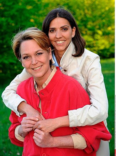 Heute: Ramona Leiß ist happy mit Sozialarbeiterin Sabine. Erst mit 50 outete sie sich als Lesbe.