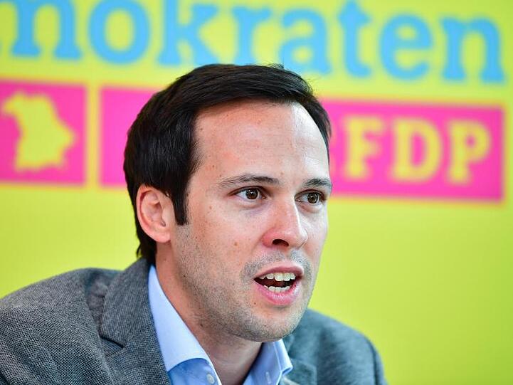 Martin Hagen gibt eine Pressekonferenz. Foto: Matthias Merz/dpa/Archiv