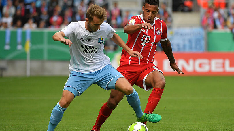 Corentin Tolisso: Note 4. Im Gegensatz zu Rudy mit einigen Fehlpässen, eröffnete die Partie mit einem solchen Patzer (1.). Der Franzose fremdelt noch, sucht seine richtige Position auf dem Spielfeld. Positiv: Tolissos Vorlage zu Lewandowskis 3:0.