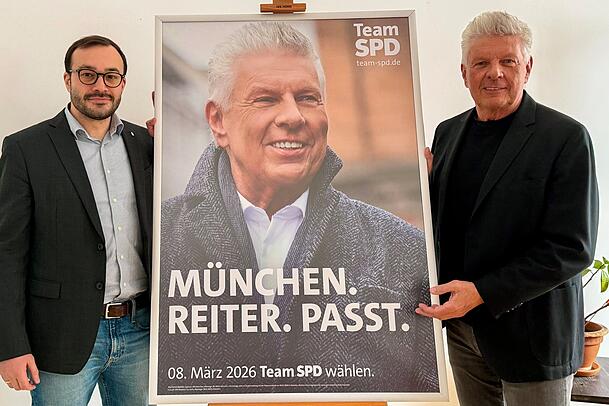 M&uuml;nchens SPD-Chef Christian K&ouml;ning (l.) stellt mit OB Dieter Reiter die Plakatkampagne f&uuml;r die Kommunalwahl am 8. M&auml;rz vor.