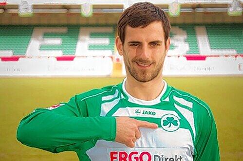 Einstand im Ronhof: Mergim Mavraj (re.) hatte gestern seinen ersten Arbeitstag bei der SpVgg.