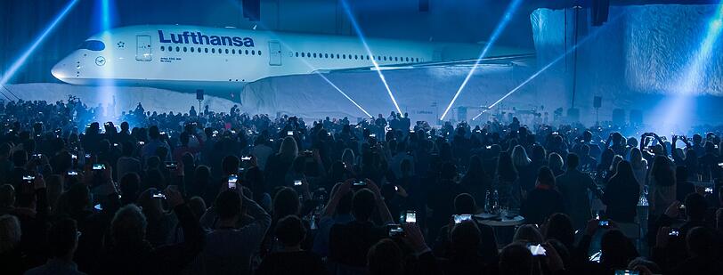 Die Lufthansa präsentiert in München ihr neues Flugzeug vom Typ Airbus A350-900.
