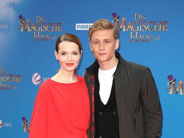Karoline Herfurth und Matthias Schweighöfer haben auf ihrer Fahrt einiges zu klären