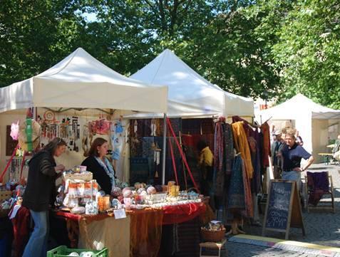 Kunst und Fantasie: Kunsthandwerker zeigen am Sendlinger Tor ihre Künste.