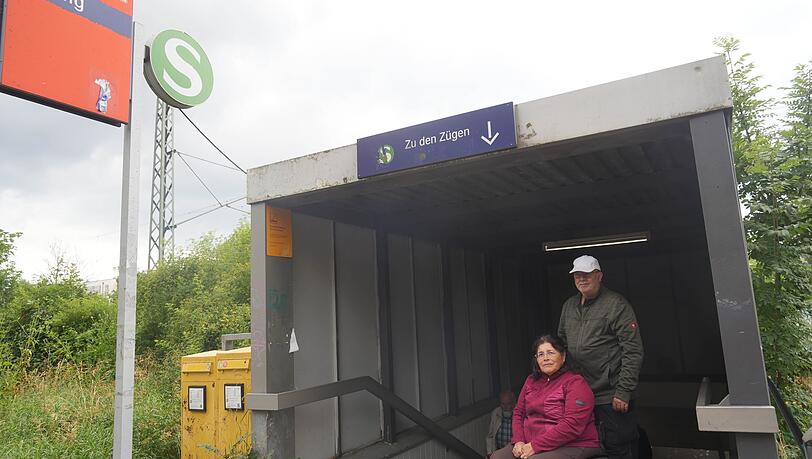 Ein großes Ärgernis: Der S-Bahnhof Aubing hat keinen Aufzug. Die Treppen sind für Rollstuhlfahrer nicht nutzbar.