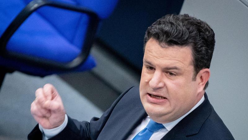 Bundesarbeitsminiser Hubertus Heil spricht bei der Sitzung des Bundestags. Bundesarbeitsminiser Hubertus Heil spricht bei der Sitzung des Bundestags.