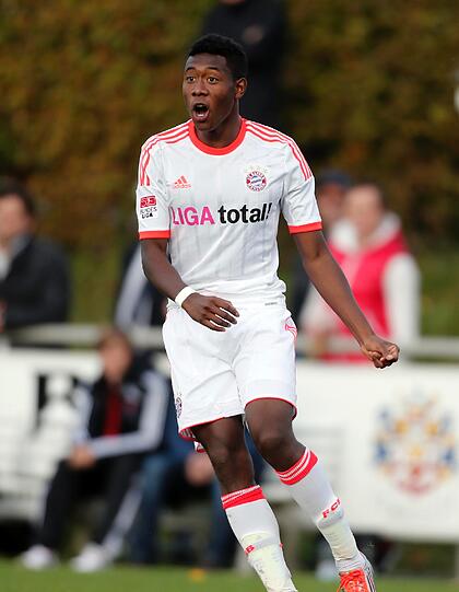 Der FC Bayern besiegt beim Comeback von David Alaba Unterhaching in einem Testspiel mit 2:0. Heynckes lobt den Rückkehrer, mahnt aber zur Geduld. Die Bilder.