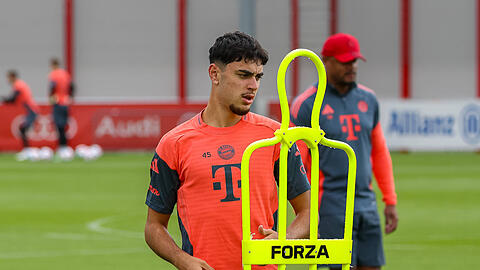 Fehlt dem FC Bayern in der nächsten Zeit: Aleksandar Pavlovic.
