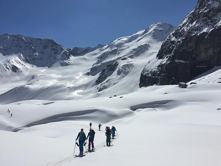Faszination Tiefschnee pur beim Women's Tourencamp.