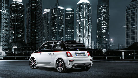 Der Abarth 595C bringt Sportlichkeit und Spaß in die Kleinstwagen-Klasse - als Cabrio-Version ab 21.130 Euro.