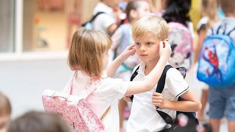 Prinz Jacques und Prinzessin Gabriella von Monaco beim ersten Schulalltag des neuen Jahres.
