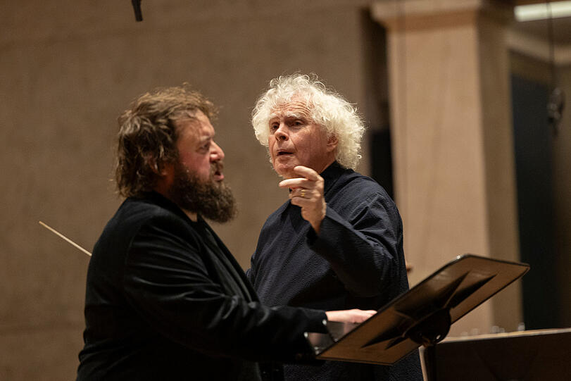 Simon Rattle (rechts) mit dem Tenor Allan Clayton bei der Aufführung von Hans Zenders Version der "Winterreise".
