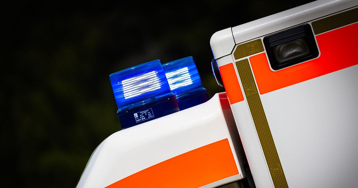 Auto-prallt-in-Augsburger-Restaurant-zwei-Verletzte