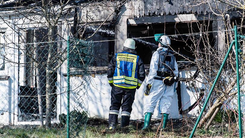 Bei dem Feuer wurde das Gebäude derart beschädigt, dass es vermutlich nicht wiederhergestellt werden kann, der Schaden liegt bei rund 300.000 Euro.