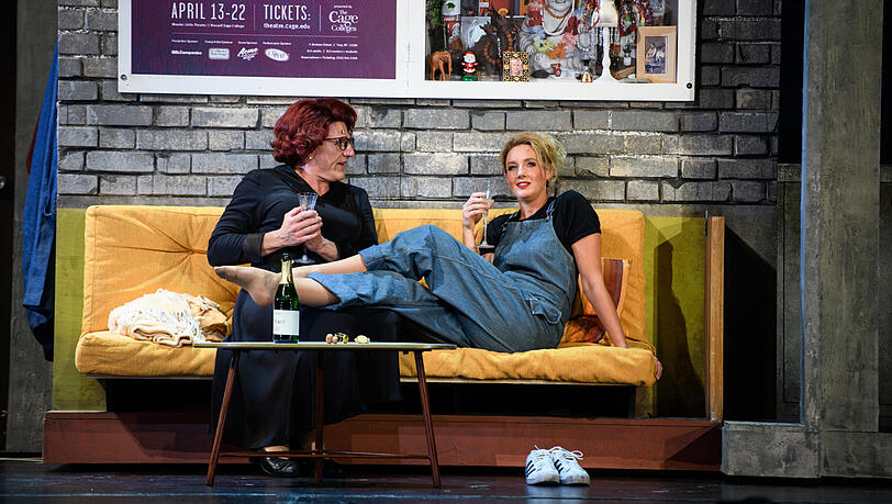 Die große Frauenfreundschaft: Armin Kahl als Tootsie (links) mit Bettina Mönch im Gärtnerplatztheater.