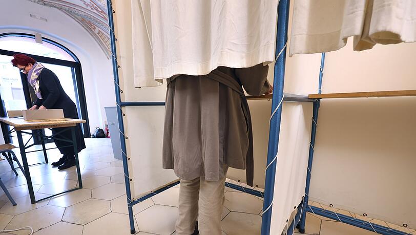 In Salzweg ist der Amtsinhaber im Rathaus seinen Job los. (Symbolbild) In Salzweg ist der Amtsinhaber im Rathaus seinen Job los. (Symbolbild)