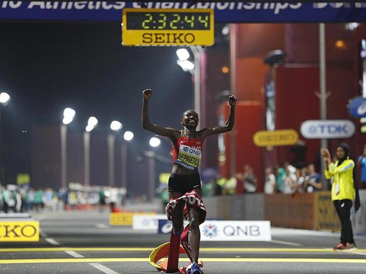 Die Kenianerin Ruth Chepngetich lief beim WM-Marathon als Erste durchs Ziel.