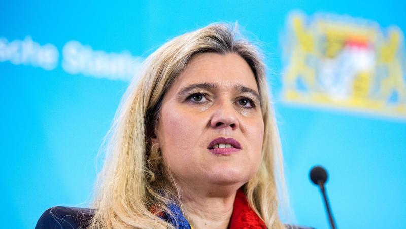 Melanie Huml (CSU), Gesundheitsministerin von Bayern, spricht auf einer Pressekonferenz. Foto: Matthias Balk/dpa Melanie Huml (CSU), Gesundheitsministerin von Bayern, spricht auf einer Pressekonferenz. Foto: Matthias Balk/dpa