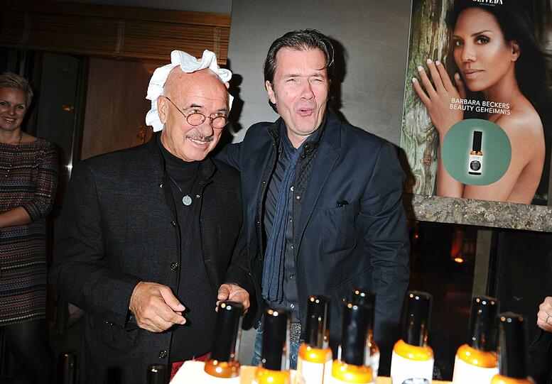 Otto Retzer und John Munich beim mediterranen Abend der Schweizer Naturkosmetikmarke OLIVEDA im Bayerischen Hof.