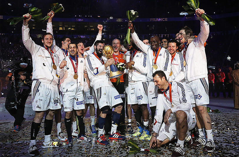 Nikola Karabatic (M.) und Co. mussten den Handball-WM-Titel zunächst ohne Alkohol feiern.