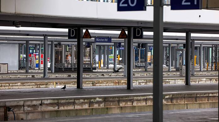 Der leergefegte Münchner Hauptbahnhof bei einem Streik in der Vergangenheit – Mitte der Woche wird sich diese Szene wiederholen.