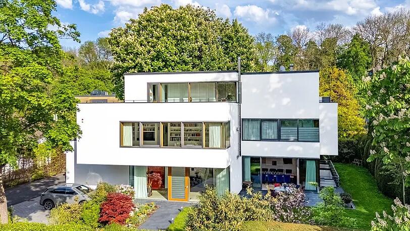 Große Fensterfronten, dazu diverse Stellplätze und ein bisserl Garten - erwartet künftige Besitzer im Herzogpark Große Fensterfronten, dazu diverse Stellplätze und ein bisserl Garten - erwartet künftige Besitzer im Herzogpark