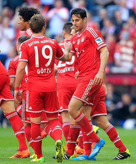 MARIO GÖTZE: NOTE 4.
Kam nicht so recht ins Spiel, als ob er eine Halbzeit lang seine Position gesucht hätte. Durfte nach der Pause nicht mehr aufs Feld.