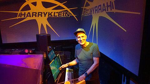 Geschäftsführer Peter Fleming vom Club Harry Klein in der Sonnenstraße.