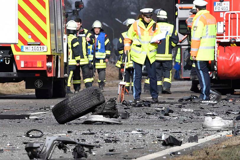 Bilder vom Unfallort in Sauerlach.