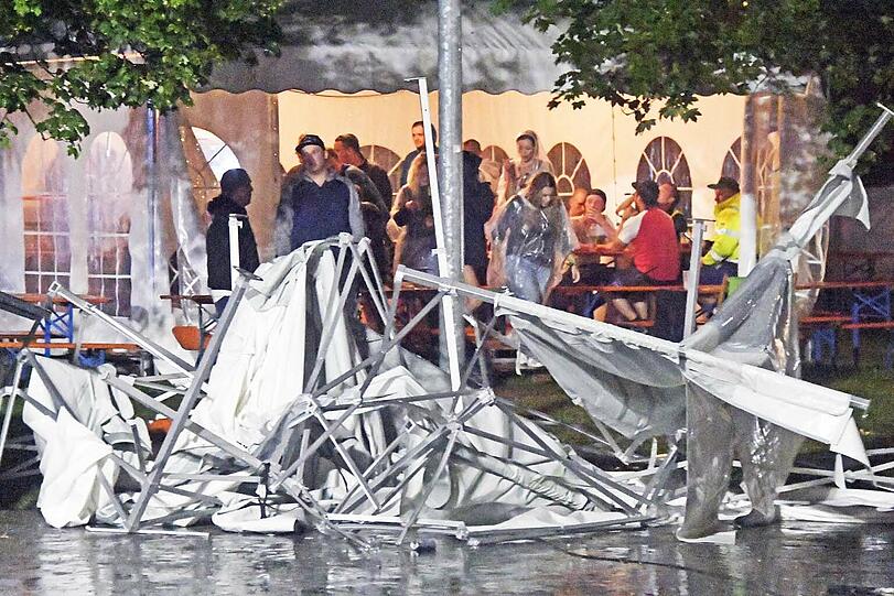 Großflächige Verwüstung und Verletzte beim Echelon-Festival. Die Bilder.
