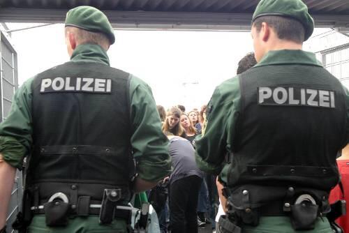 Polizisten in München beim Einsatz im Stadion.