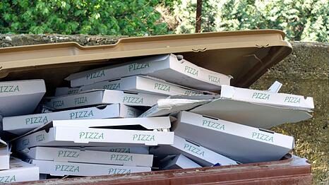 Geh&ouml;ren Sie auch zu den Menschen, die dreckige Pizzakartons im Altpapier entsorgen?