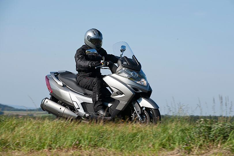 Ein ordentlicher Brummer: Der Kymco Myroad 700i bringt es auf stolze 59 PS aus zwei Zylindern.