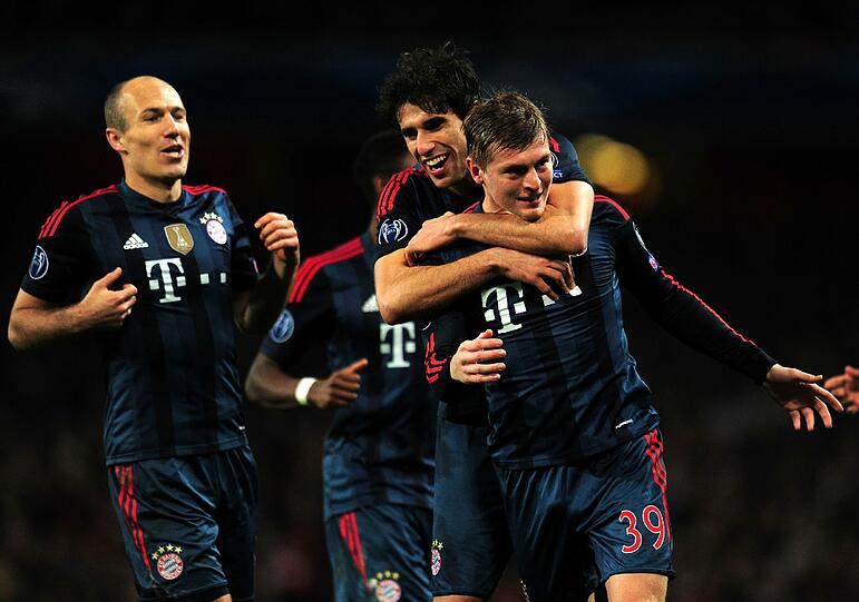 Der FC Bayern München gewinnt souverän mit 2:0 bei Arsenal London und hat eine hervorragende Ausgangsposition für das Rückspiel in München.