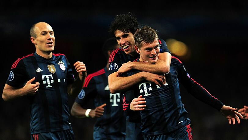 Der FC Bayern München gewinnt souverän mit 2:0 bei Arsenal London und hat eine hervorragende Ausgangsposition für das Rückspiel in München. Der FC Bayern München gewinnt souverän mit 2:0 bei Arsenal London und hat eine hervorragende Ausgangsposition für das Rückspiel in München.