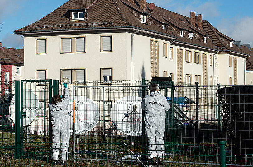 Der erstmalige Einsatz einer Kriegswaffe gegen ein Flüchtlingsheim schockiert auch das BKA.