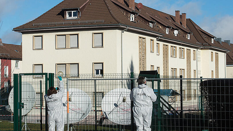 Der erstmalige Einsatz einer Kriegswaffe gegen ein Flüchtlingsheim schockiert auch das BKA. Der erstmalige Einsatz einer Kriegswaffe gegen ein Flüchtlingsheim schockiert auch das BKA.