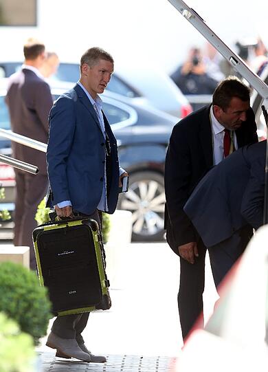 Die ersten Bilder nach der bitteren Niederlage gegen Italien: Löw verlässt das Mannschaftshotel