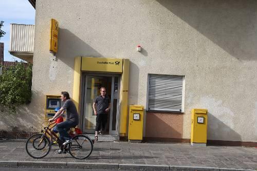 Bald bleiben die Rollos unten: die Post gibt die Filiale in der Kilianstraße auf.