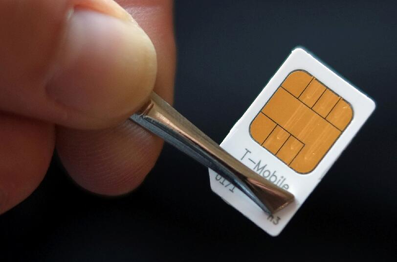 Die NSA und der GCHQ sollen in großem Stil Verschlüsselungscodes für Handy-SIM-Karten gestohlen haben