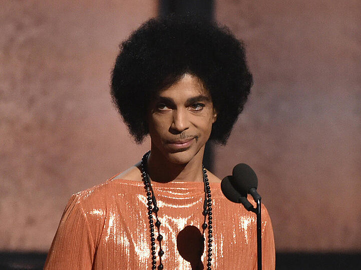 Pop-Icone Prince ist hier bei den Grammy Awards 2015 in Los Angeles zu sehen
