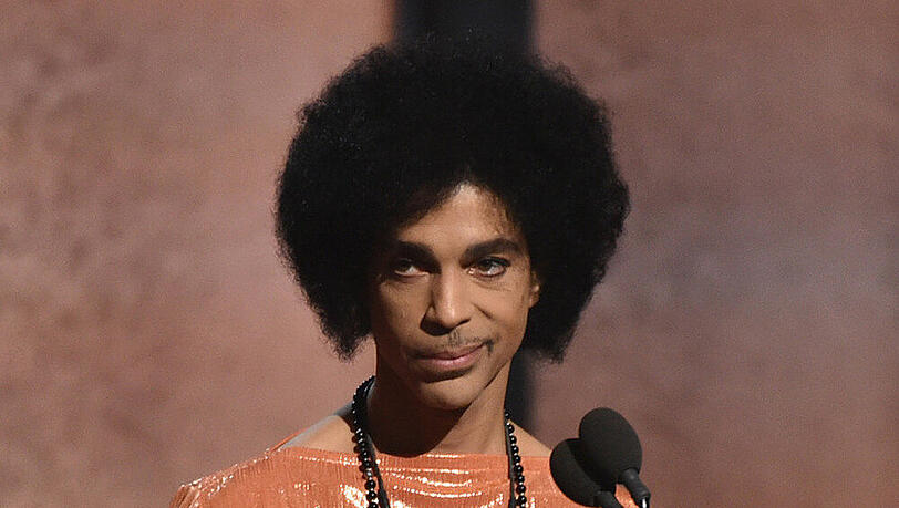 Pop-Icone Prince ist hier bei den Grammy Awards 2015 in Los Angeles zu sehen Pop-Icone Prince ist hier bei den Grammy Awards 2015 in Los Angeles zu sehen