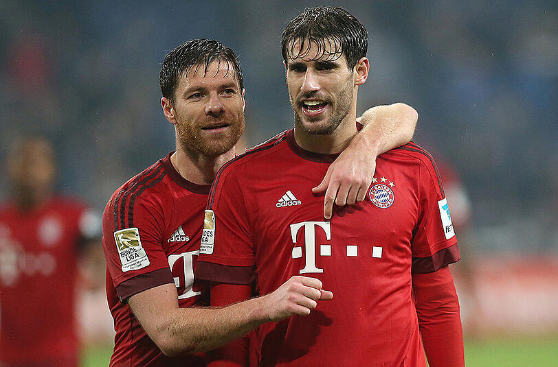 Xabi Alonso und Javi Martínez (rechts).