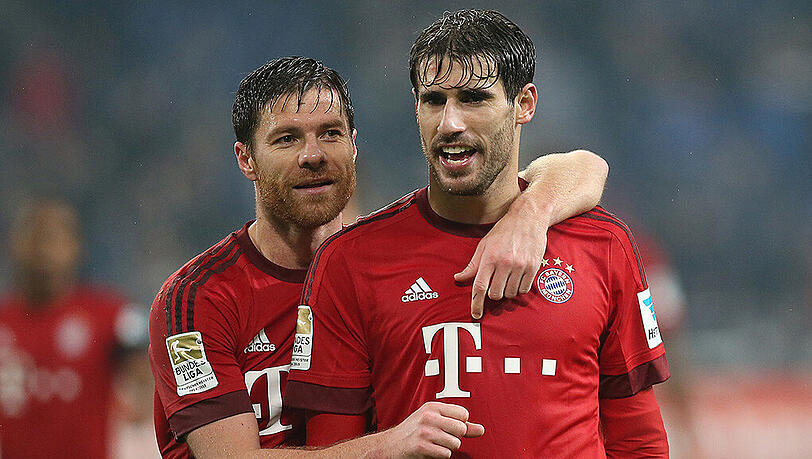 Xabi Alonso und Javi Martínez (rechts). Xabi Alonso und Javi Martínez (rechts).