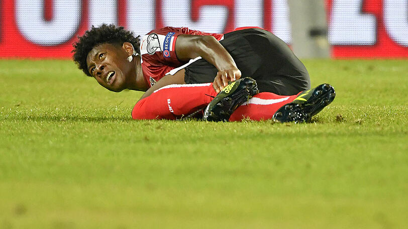 David Alaba muss in der 38. Minute verletzt vom Platz.